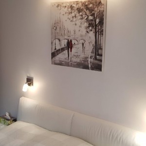 PRILIKA!!! Luksuzan apartman s velikom okućnicom i dva parkinga