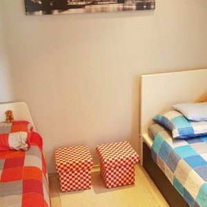 PRILIKA!!! Luksuzan apartman s velikom okućnicom i dva parkinga