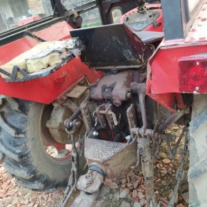 prodajem traktor zetor 4718 sa priključcima