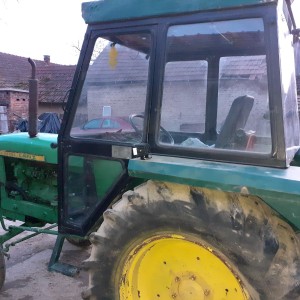 PRODAJEM TRAKTOR