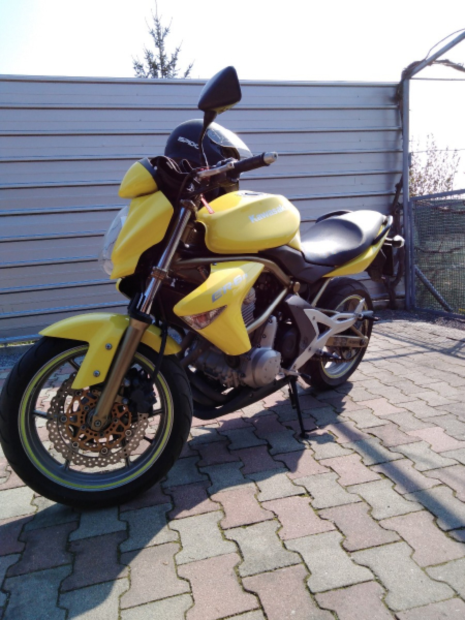 Kawasaki Er6n