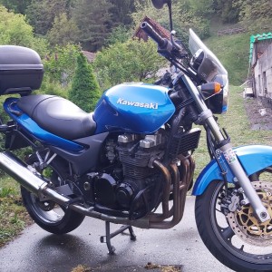 KAWASAKI ZR-7