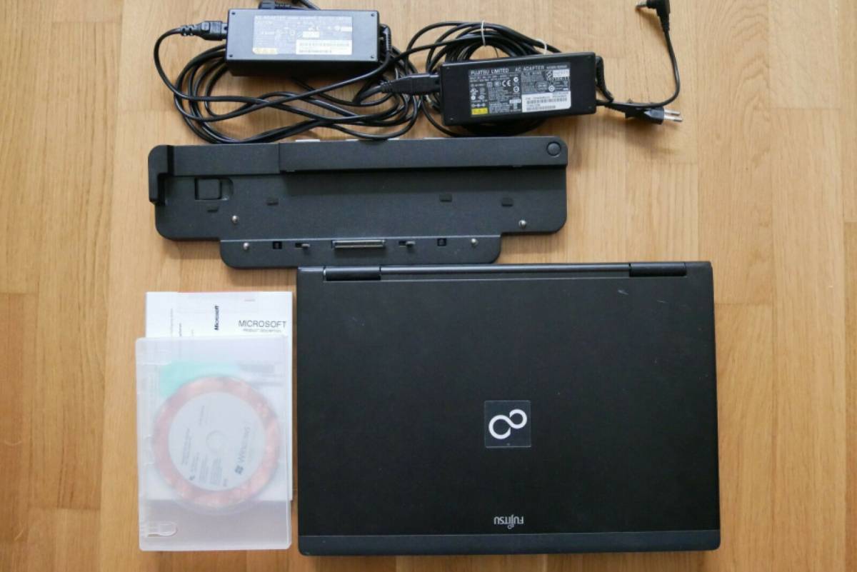 Fujitsu Lifebook E780 Intel Core i7 15,6" 4GB  Docking-Station