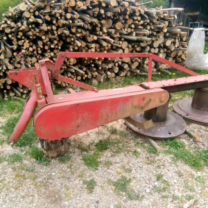 Prodajem roto kosu i grabilicu.