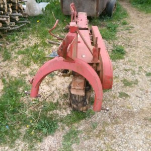 Prodajem roto kosu i grabilicu.