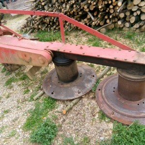 Prodajem roto kosu i grabilicu.