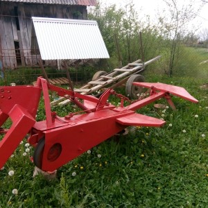 Prodajem roto kosu i grabilicu.