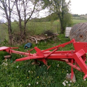 Prodajem roto kosu i grabilicu.