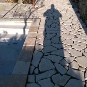 Prodajem benkovacki kamen lomljenji buretani antico