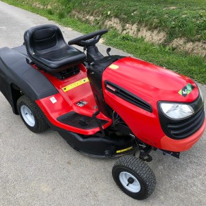 Traktor kosilica Jonsered