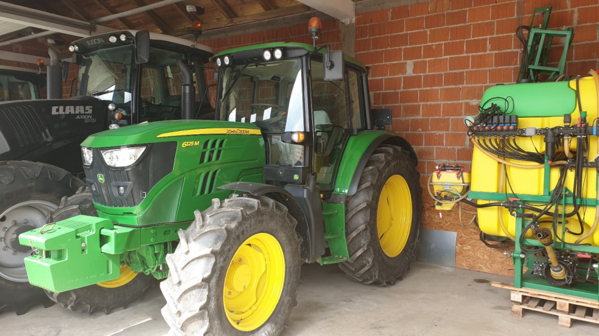 Traktor John Deere 6125 M
