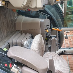 Traktor John Deere 6125 M