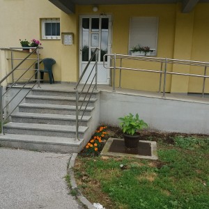 Prodaje se trosobni stan u Garešnici