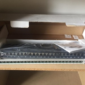 2 Patch panela 24 porta i jedan Switch panel