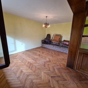 Prodaja kuće sa okućnicom
