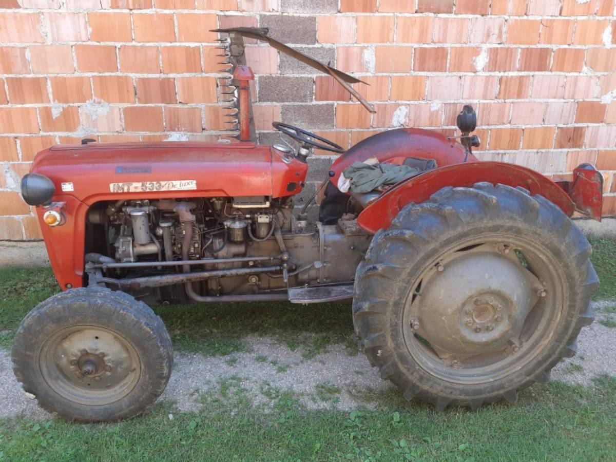 Traktor IMT 533