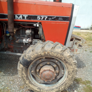 Prodajem traktor