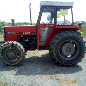 Prodajem traktor