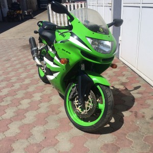 KAWASAKI ZX6R