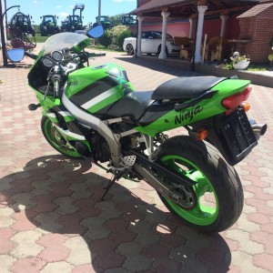 KAWASAKI ZX6R