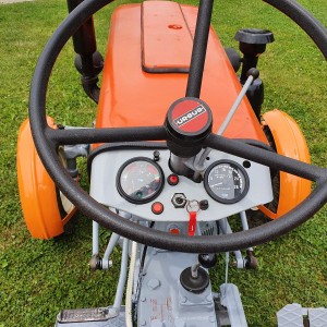Prodajem generalno uređen traktor Ursus C335