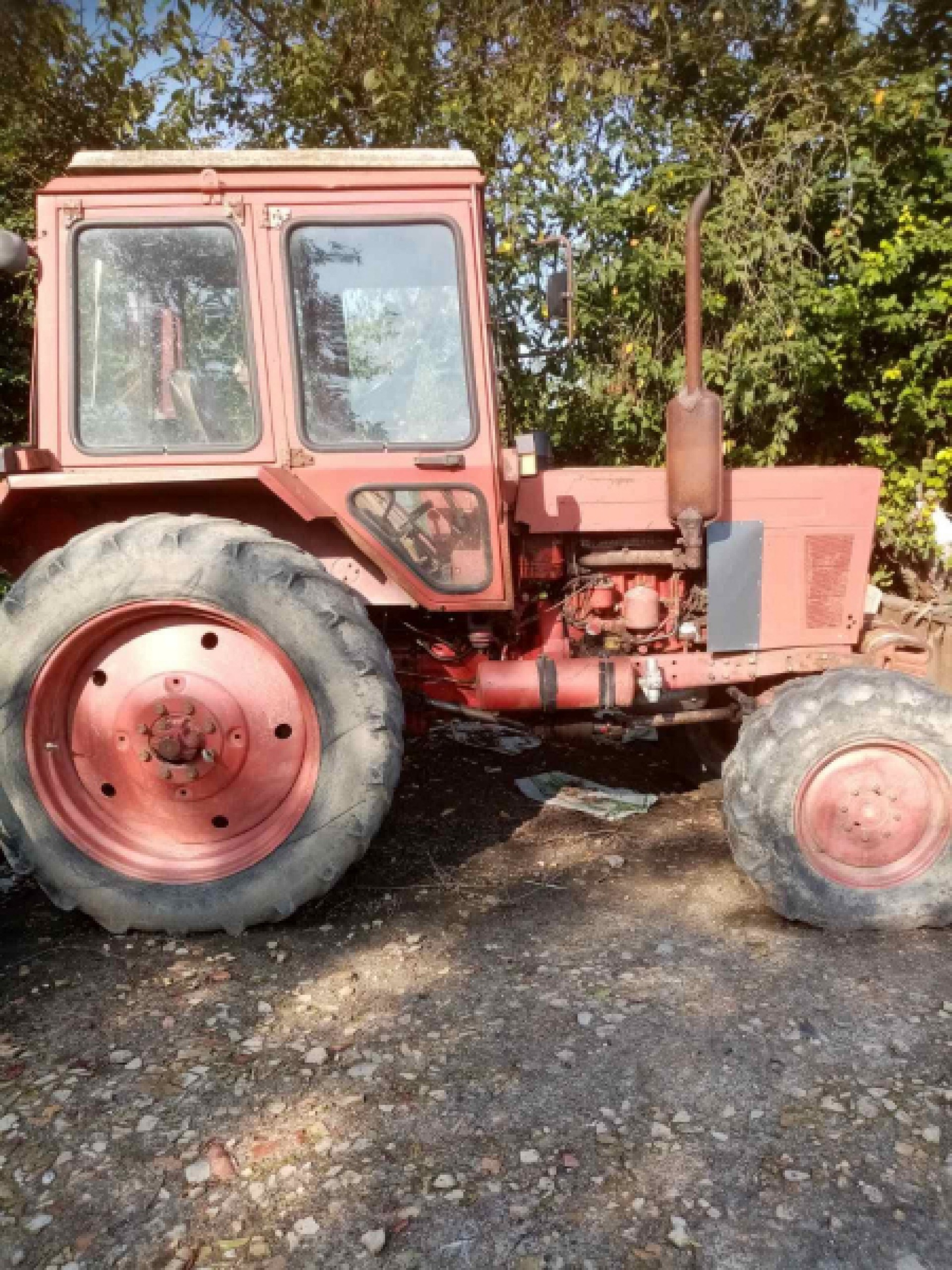 PRODAJEM TRAKTOR