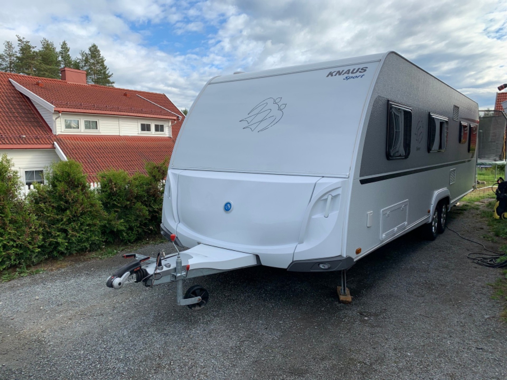 Poklon Karavan Knaus 750 FKU Sport