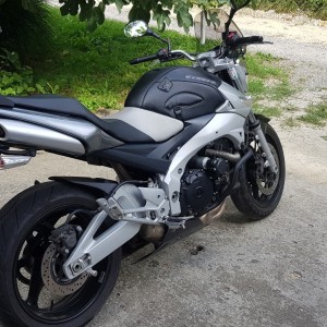 Suzuki GSR 600