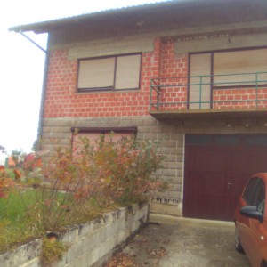 KUćA U kUTINI