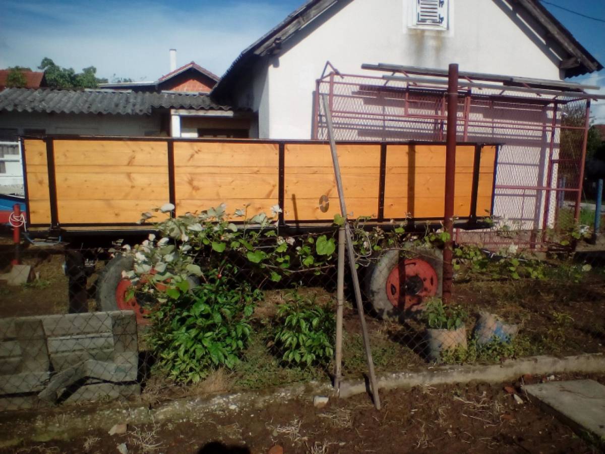Prikolica za traktor