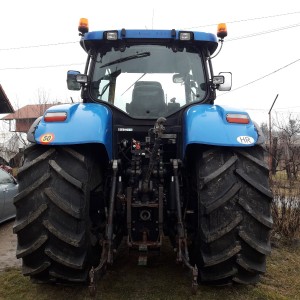 New Holland T7050