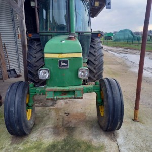 John Deer 2140