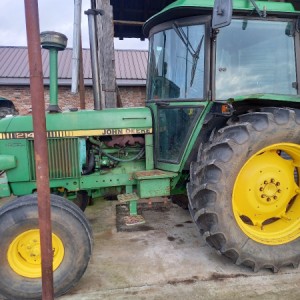 John Deer 2140