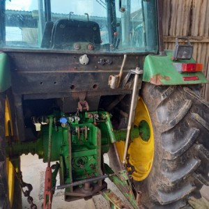 John Deer 2140