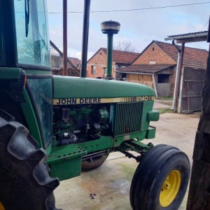 John Deer 2140
