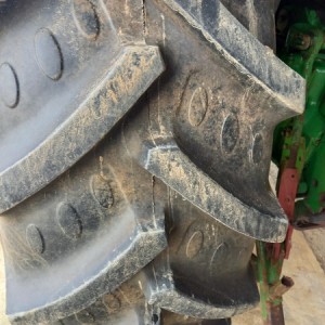 John Deer 2140