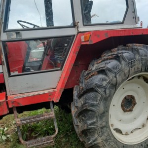 traktor massey 284s