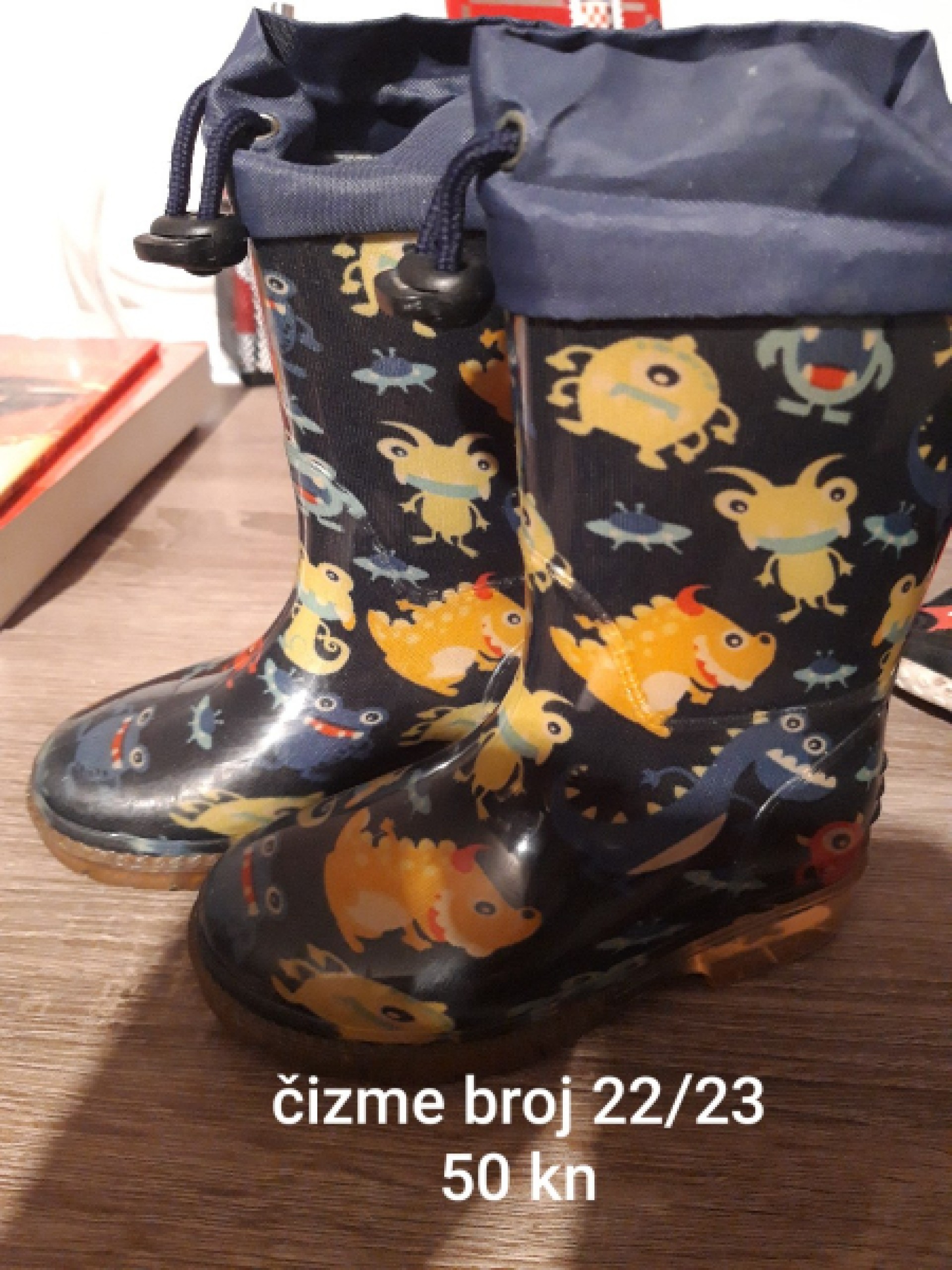 Cipelice, sandalice, patike za decka