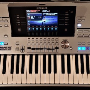 Yamaha Tyros 5 / 76