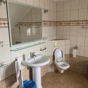 Iznajmljujem 3-sobni stan u kući