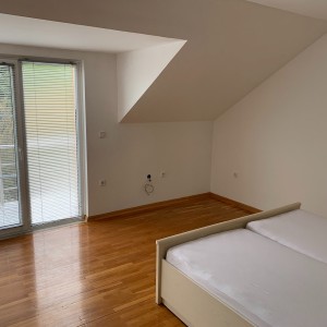 Iznajmljujem 3-sobni stan u kući