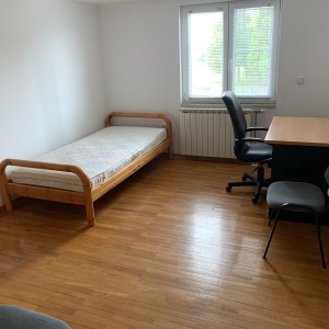 Iznajmljujem 3-sobni stan u kući