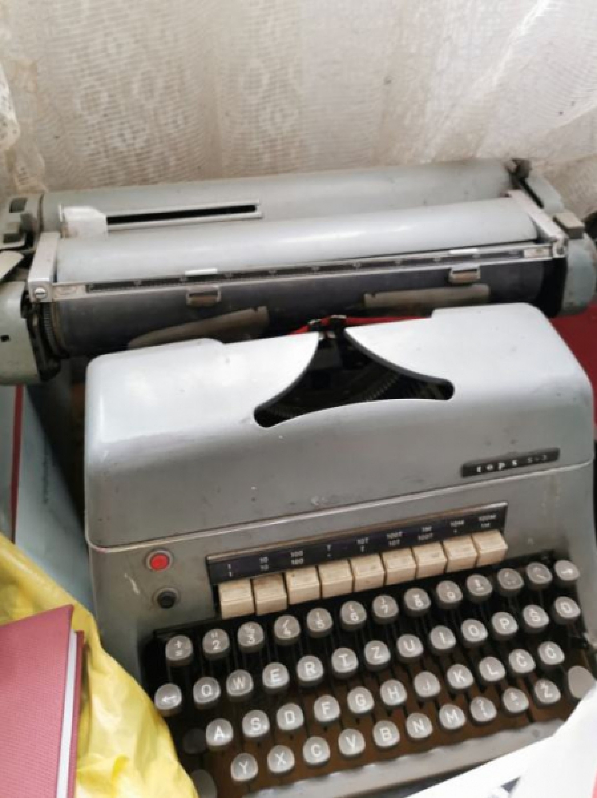 Pisaća mašina Olivetti, samo 15 EURA