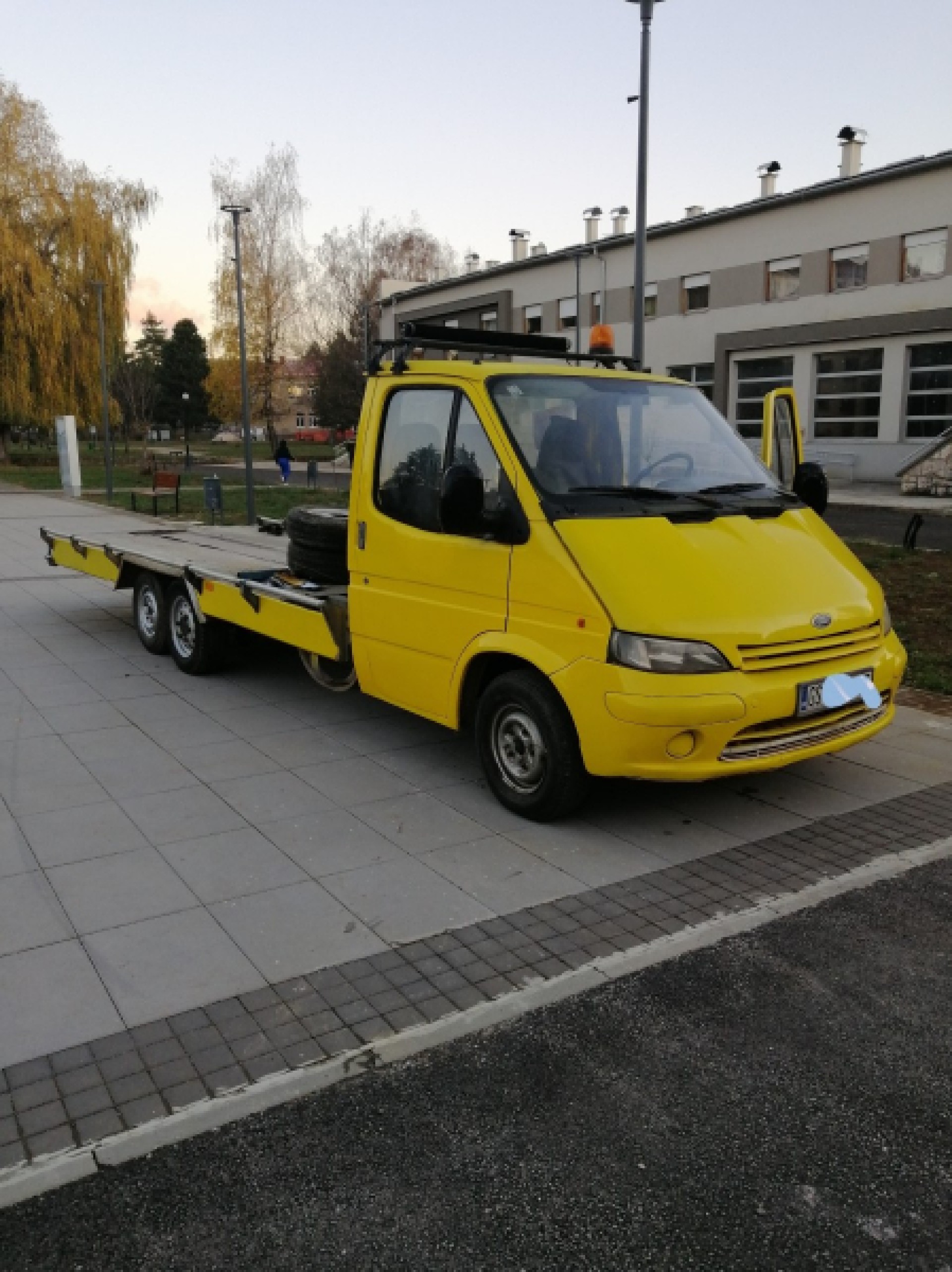 Vučna služba 2,5 D u odličnom stanju POVOLJNO