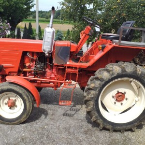 Traktor Vladimirec T 25