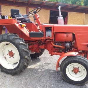 Traktor Vladimirec T 25