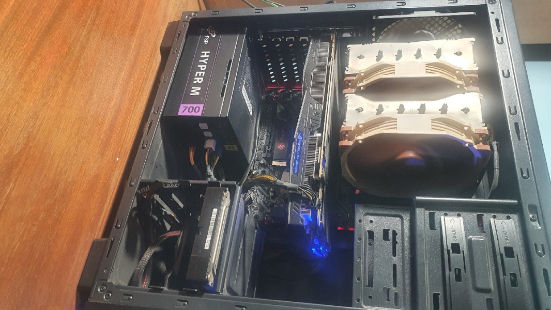 1440p Gaming PC - i5 7600k - GTX 1070 - 16GB RAM - M.2 SSD
