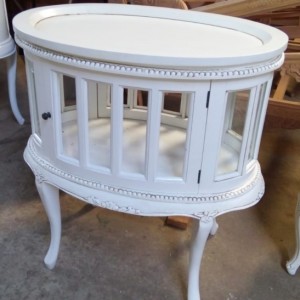 Shabby chic stilski antikni namještaj