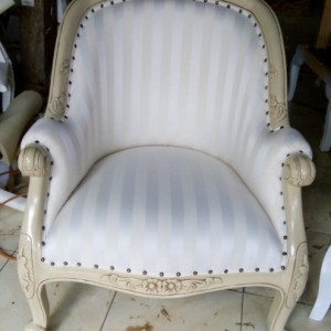 Shabby chic stilski antikni namještaj