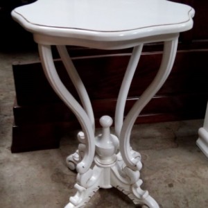 Shabby chic stilski antikni namještaj